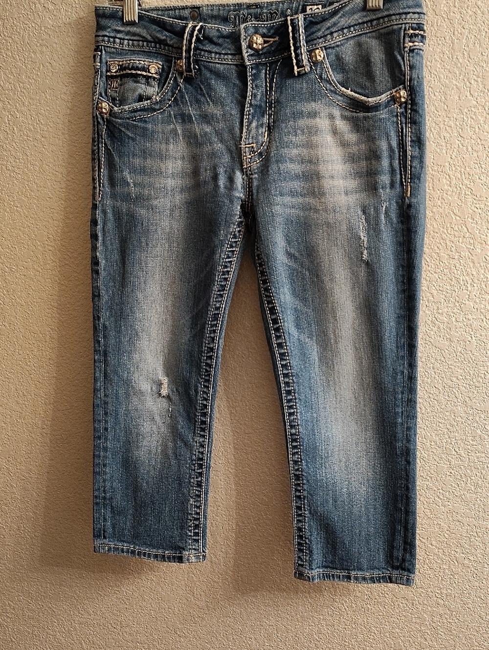 Miss Me Women's Size 29 Bling Ryan Stones Blue Capri Demin Distressed Jeans